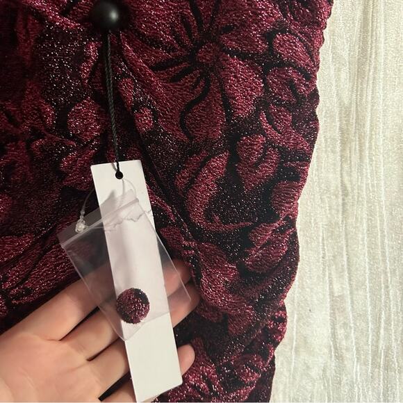 For Love‎ & Lemons Mulberry Shailee Sparkly Floral Metallic Mini Dress NWT XXS - Picture 6 of 7